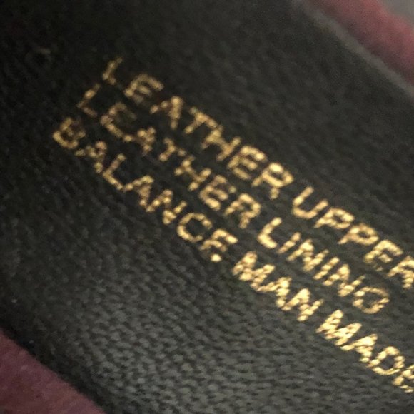 Brand New Le Chateau suede leather burgandy /wine heels - Picture 9 of 13